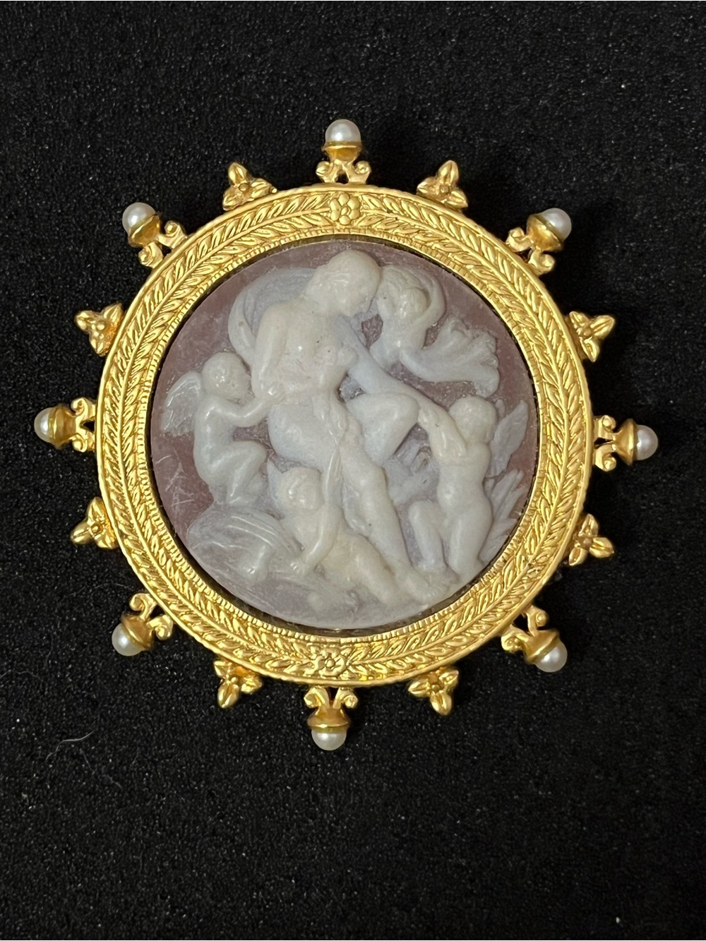 Vintage Avon-Smithsonian Cameo Brooch